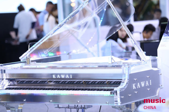 kawai水晶钢琴图片